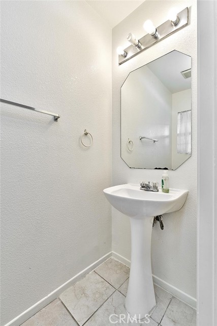 Detail Gallery Image 15 of 59 For 5280 Melbourne, Riverside,  CA 92508 - 3 Beds | 2/1 Baths