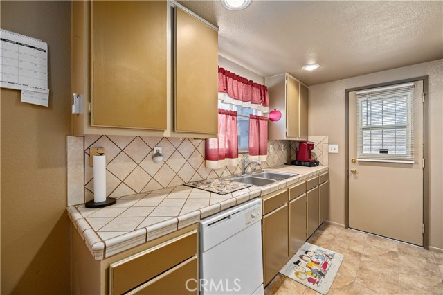 Detail Gallery Image 10 of 27 For 43130 18th St, Lancaster,  CA 93534 - 2 Beds | 2 Baths