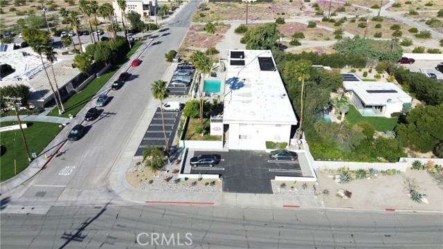 2303 N Indian Canyon Dr, Palm Springs CA: https://media.crmls.org/medias/d02eac2c-7537-4393-a663-6e7ae414bd1f.jpg