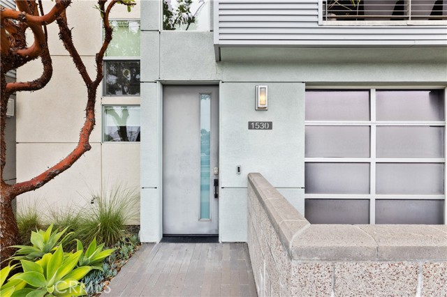 Detail Gallery Image 2 of 51 For 1530 Greenwich Way, Costa Mesa,  CA 92627 - 2 Beds | 3/1 Baths
