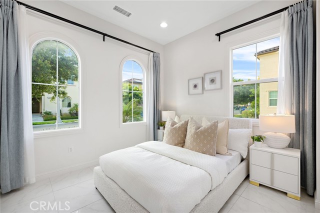 37 Castellana, Lake Forest CA: https://media.crmls.org/medias/d02fb5bf-e28b-4153-9740-4f1d01b72d75.jpg