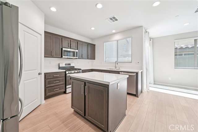 Detail Gallery Image 12 of 54 For 29279 Tourmaline, Winchester,  CA 92596 - 3 Beds | 2/1 Baths