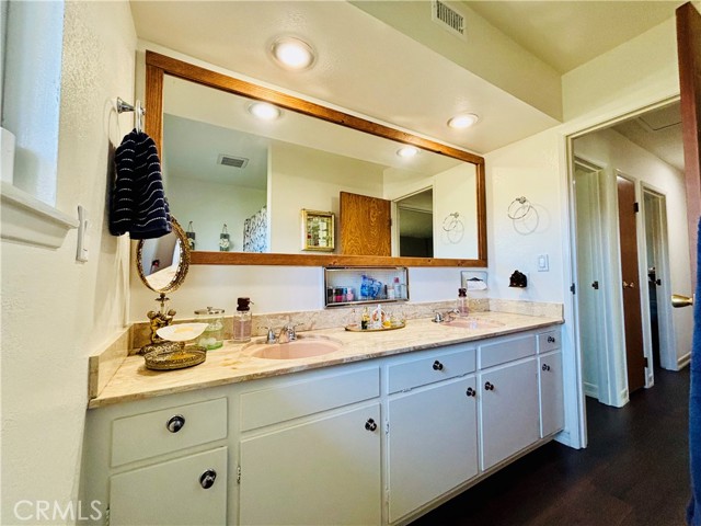 Detail Gallery Image 10 of 14 For 3124 E Jacaranda Ave, Orange,  CA 92867 - 5 Beds | 3 Baths