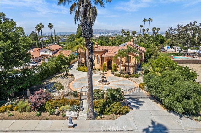 Detail Gallery Image 14 of 75 For 805 E Chase Dr, Corona,  CA 92881 - 6 Beds | 6/1 Baths