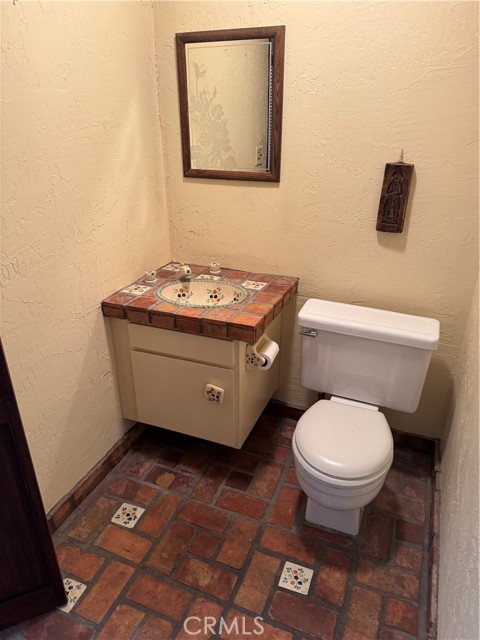 Image 3 of 22 For 535 Esplanade