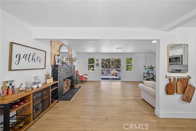 22384 Crest Forest Road, Cedarpines Park CA: https://media.crmls.org/medias/d03118ef-9184-439b-bc51-acf1f8d1abc9.jpg