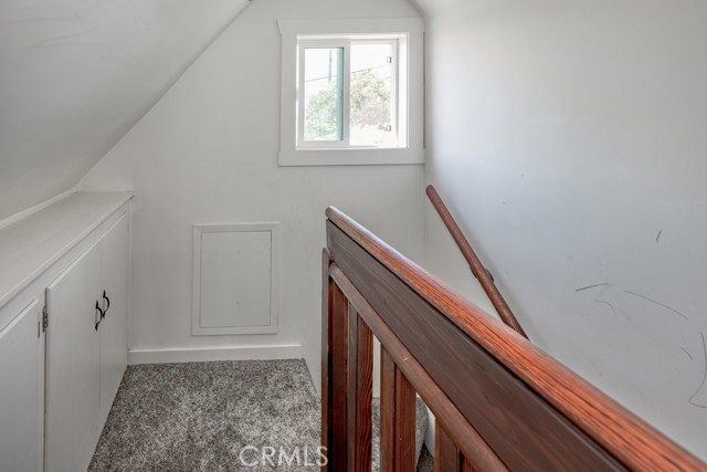 1219 N Lincoln Street, Burbank CA: https://media.crmls.org/medias/d03178bf-4a30-467c-8a5b-61a3bcc5e75f.jpg