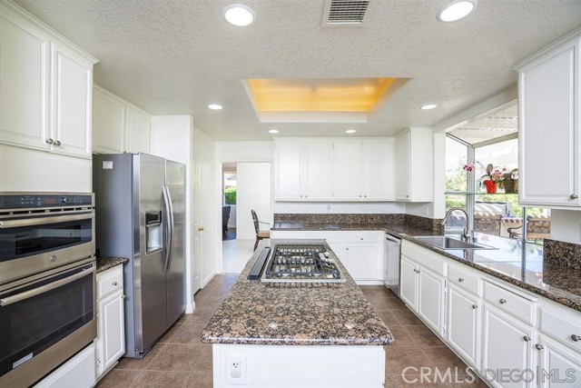 Detail Gallery Image 5 of 7 For 28105 Hollyberry Ln, Yorba Linda,  CA 92887 - 4 Beds | 3/1 Baths