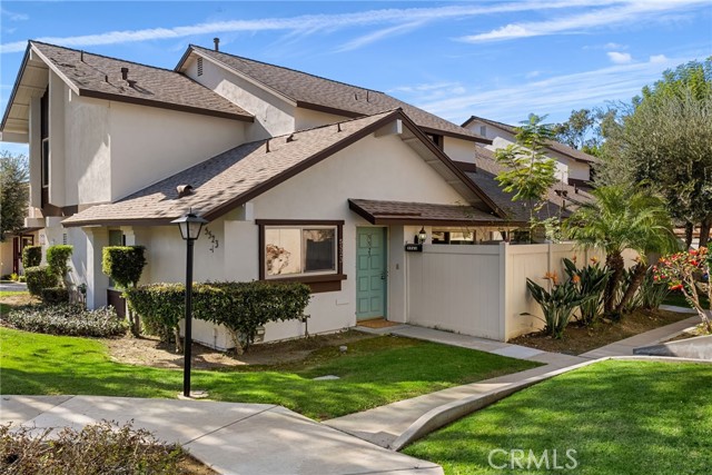 Detail Gallery Image 2 of 23 For 5523 Pioneer Bld, Whittier,  CA 90601 - 2 Beds | 2/1 Baths