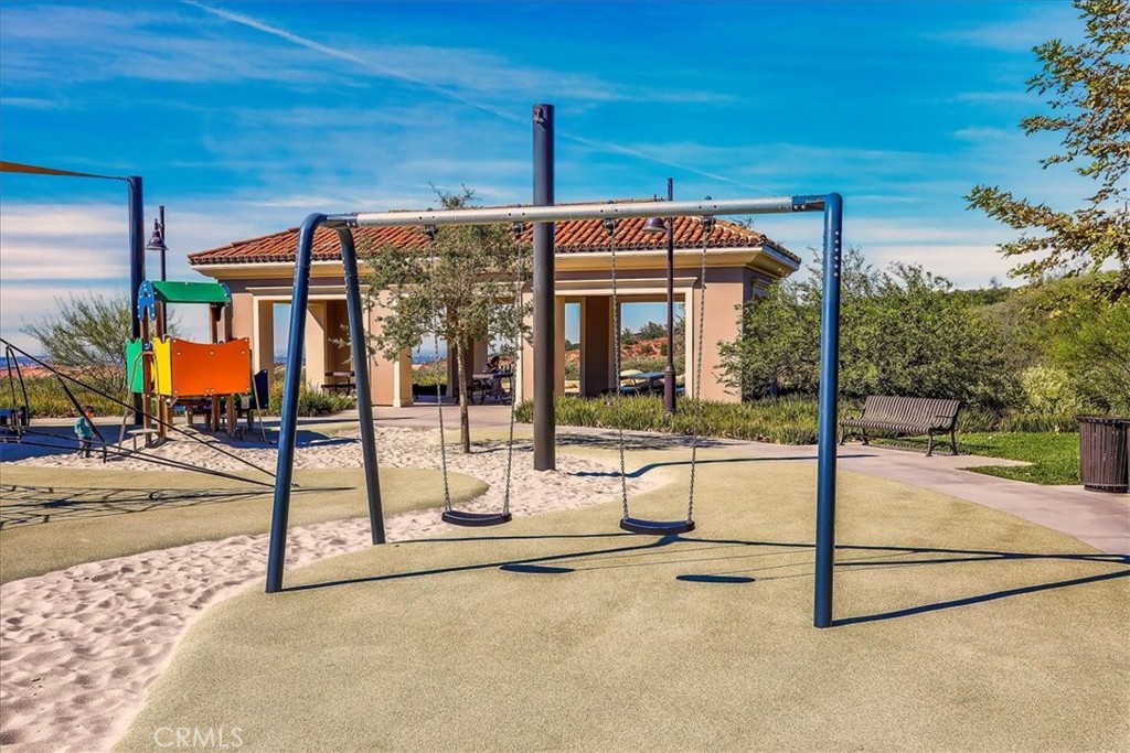 https://media.crmls.org/medias/d031eb0e-900d-4cd9-a040-1d3ea45ffa0e.jpg?preset=X-Large