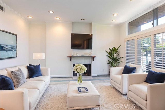 958 Palo Verde Avenue, Long Beach CA: https://media.crmls.org/medias/d031f9bd-51ae-4796-b852-9b0f07ad5f00.jpg
