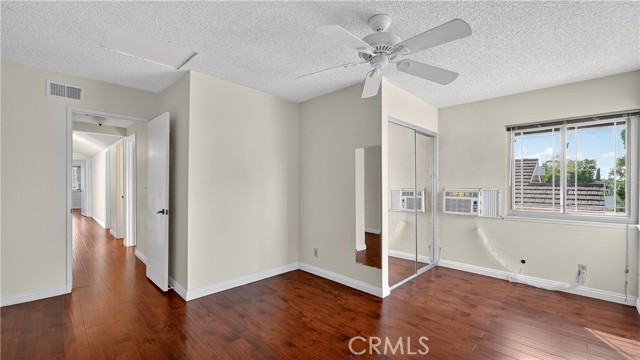 Detail Gallery Image 32 of 56 For 14272 Saarinen Ct, Irvine,  CA 92606 - 4 Beds | 2/1 Baths