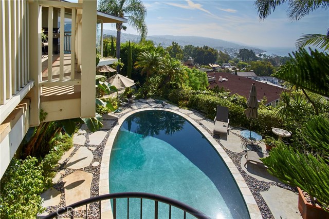 Detail Gallery Image 3 of 37 For 570 Allview, Laguna Beach,  CA 92651 - 3 Beds | 3 Baths