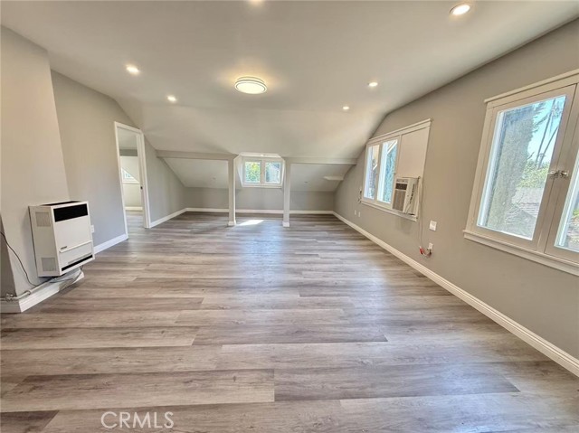 Detail Gallery Image 8 of 10 For 41 S Berkeley Ave #1/2,  Pasadena,  CA 91107 - 2 Beds | 1 Baths