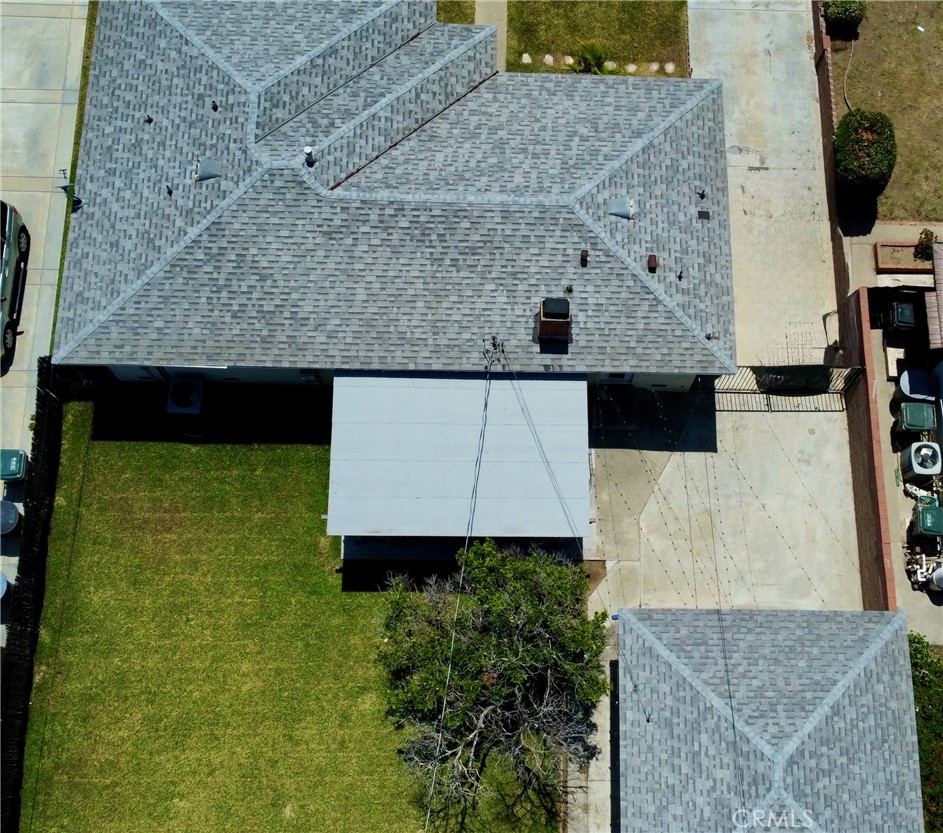 https://media.crmls.org/medias/d0346327-5761-4aa2-af54-fac687e1d15a.jpg?preset=X-Large