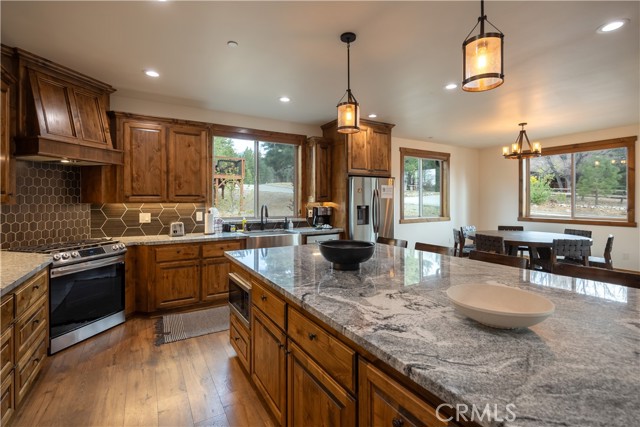 Detail Gallery Image 11 of 38 For 1618 Tuolumne Rd, Big Bear City,  CA 92314 - 4 Beds | 3/1 Baths