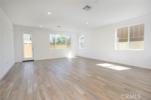 Detail Gallery Image 4 of 13 For 26128 San Luis St, Loma Linda,  CA 92373 - 4 Beds | 3 Baths