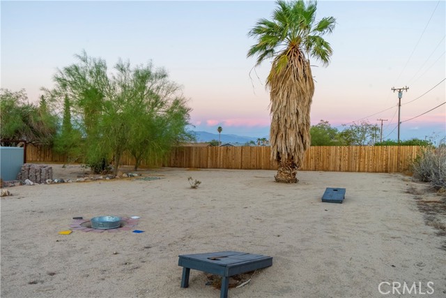 72939 Homestead Drive, 29 Palms CA: https://media.crmls.org/medias/d0358396-7890-406c-afe4-b12f1da65a3e.jpg