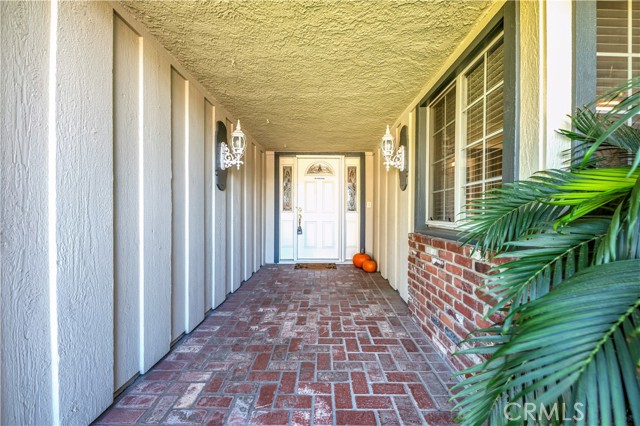 Detail Gallery Image 6 of 35 For 475 Termino, Corona,  CA 92879 - 4 Beds | 2 Baths