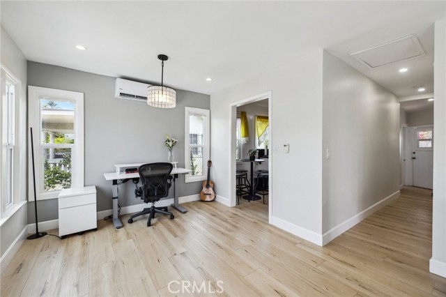 4562 W 17th Street, Los Angeles CA: https://media.crmls.org/medias/d0362e9d-eab6-4613-bd4c-c5576c27f2f2.jpg