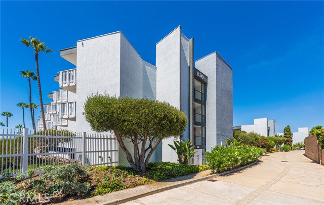 Detail Gallery Image 15 of 18 For 630 the Village #214,  Redondo Beach,  CA 90277 - 1 Beds | 1 Baths