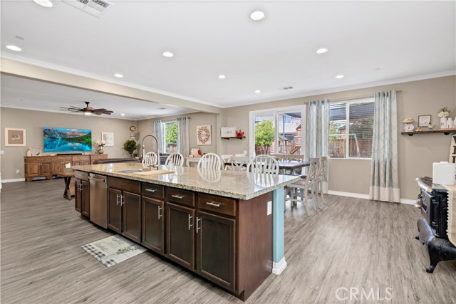 Detail Gallery Image 15 of 44 For 32465 Shadow Canyon Trl, Wildomar,  CA 92595 - 4 Beds | 3 Baths