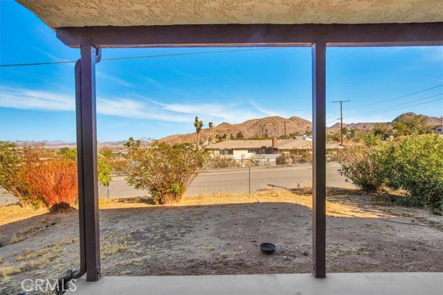 Detail Gallery Image 6 of 50 For 7100 Hillview Rd, Joshua Tree,  CA 92252 - 2 Beds | 2 Baths