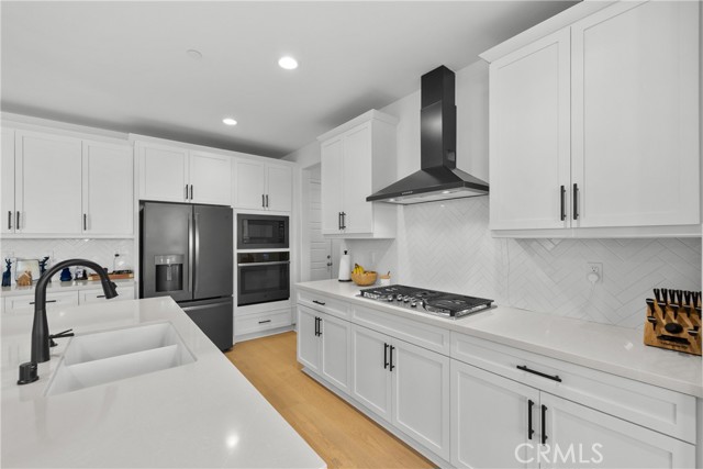 11298 Finders Court, Corona CA: https://media.crmls.org/medias/d038408d-c9f9-40eb-b85c-2accd0141871.jpg