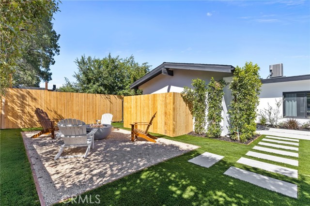 6009 Neddy Avenue, Woodland Hills CA: https://media.crmls.org/medias/d0392220-c6f9-4d9f-a93f-f6ea79aed8d7.jpg