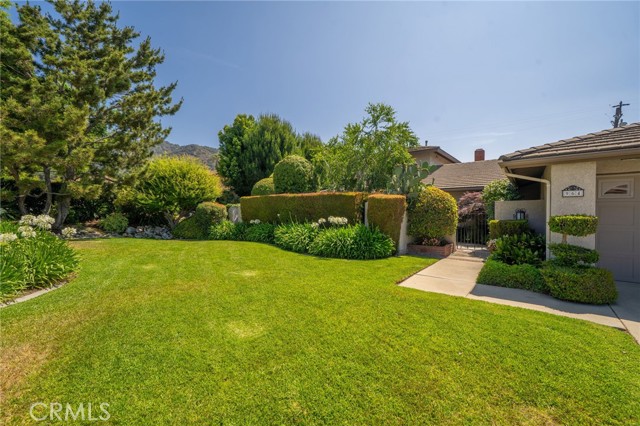 964 N Entrada Way, Glendora CA: https://media.crmls.org/medias/d0393946-17d7-4354-9635-02db24a86da3.jpg