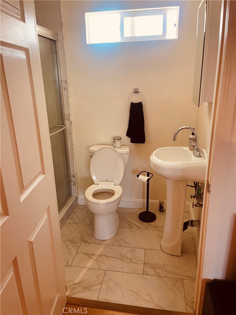 https://media.crmls.org/medias/d0393bee-2815-4370-bae0-aa498e6eeb52.jpg?preset=X-Large