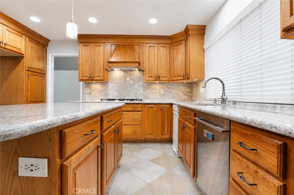 MLS #CV26137664 image #6