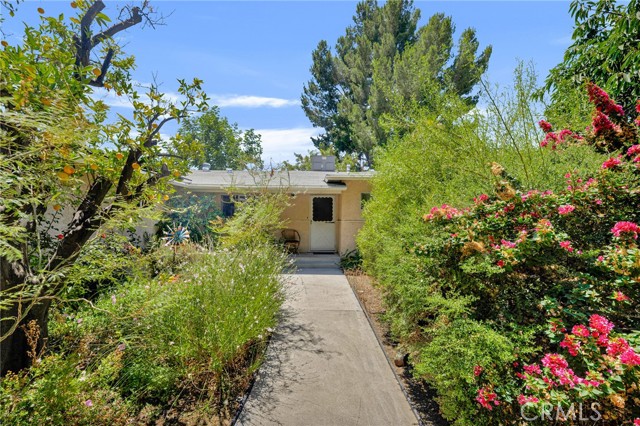 Detail Gallery Image 5 of 37 For 21724 Chatsworth St, Chatsworth,  CA 91311 - 3 Beds | 2 Baths
