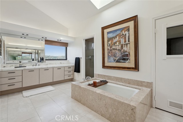 Detail Gallery Image 39 of 67 For 4372 Park Vicente, Calabasas,  CA 91302 - 4 Beds | 4/1 Baths