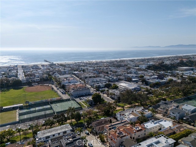 Detail Gallery Image 42 of 43 For 619 10th St, Hermosa Beach,  CA 90254 - 4 Beds | 3/1 Baths