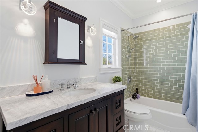 Detail Gallery Image 27 of 37 For 4469 Stern Ave, Sherman Oaks,  CA 91423 - 5 Beds | 5 Baths