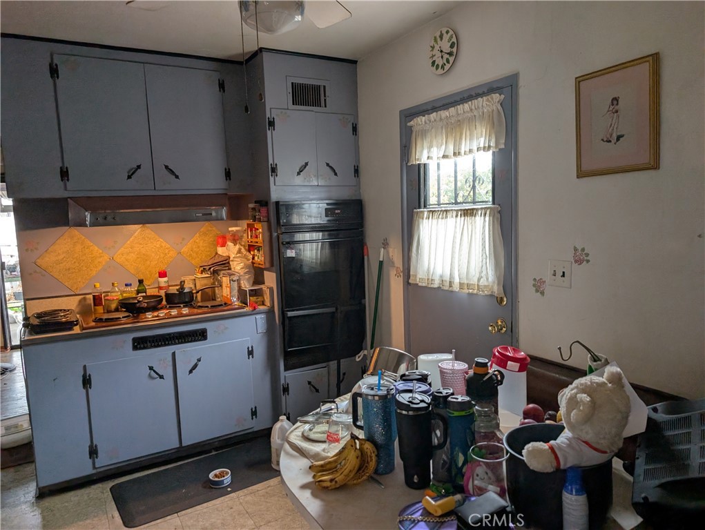 https://media.crmls.org/medias/d03c6371-d624-4c53-8ca8-930f6820cfe3.jpg?preset=X-Large
