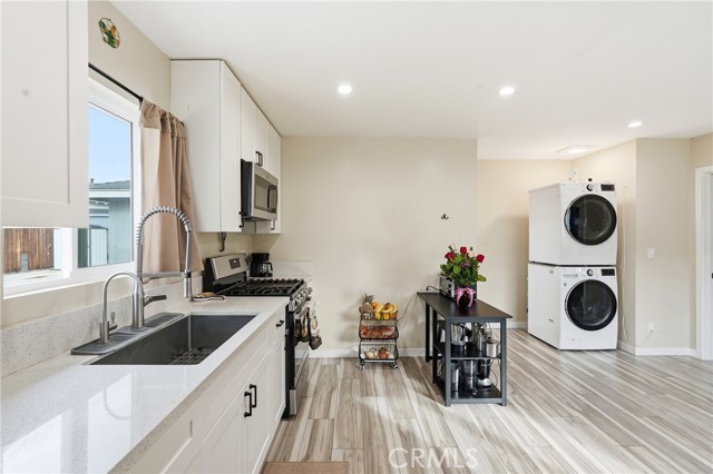 Image 20 of 35 For 4850 Vincent