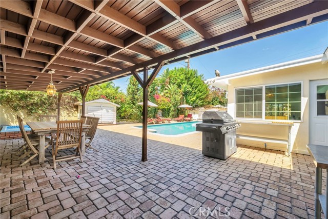 Covered patio with lighting