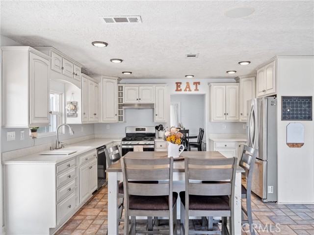 Detail Gallery Image 15 of 45 For 18728 Plumas St, Hesperia,  CA 92345 - 4 Beds | 2 Baths