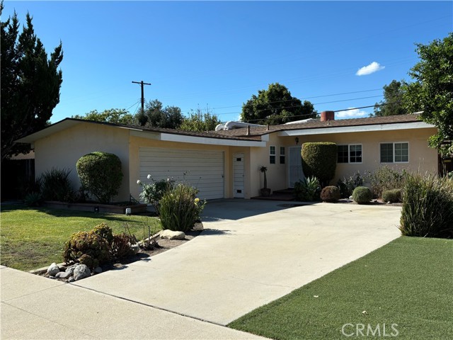 Detail Gallery Image 1 of 6 For 7351 Genesta Ave, Lake Balboa,  CA 91406 - 3 Beds | 2 Baths