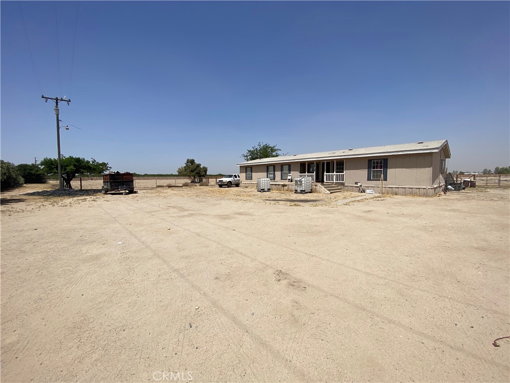 20948 W Central Avenue, Kerman, CA 93630