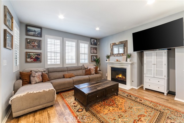 Detail Gallery Image 12 of 39 For 864 Calaveras, Corona,  CA 92878 - 3 Beds | 2/1 Baths