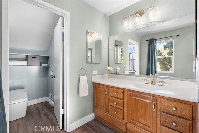 Detail Gallery Image 32 of 41 For 23439 via Elisandra, Valencia,  CA 91355 - 5 Beds | 3 Baths