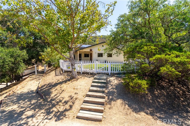 9575 Laurel Road, Atascadero CA: https://media.crmls.org/medias/d0423f5f-5bec-43d5-acbf-8862b658dfad.jpg
