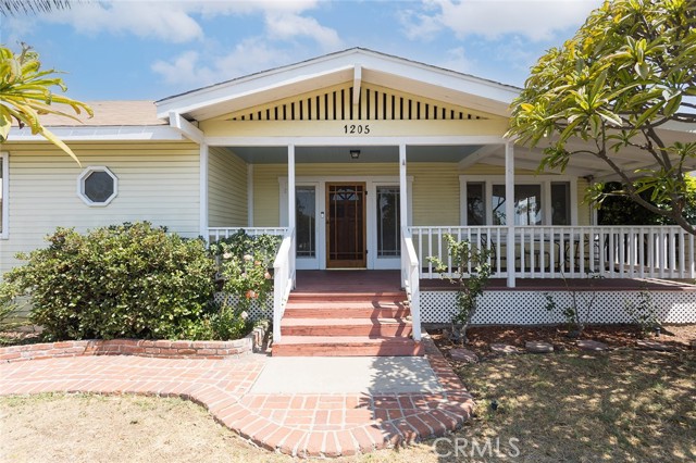 Detail Gallery Image 2 of 40 For 1205 Central Ave, Fullerton,  CA 92831 - 3 Beds | 2 Baths