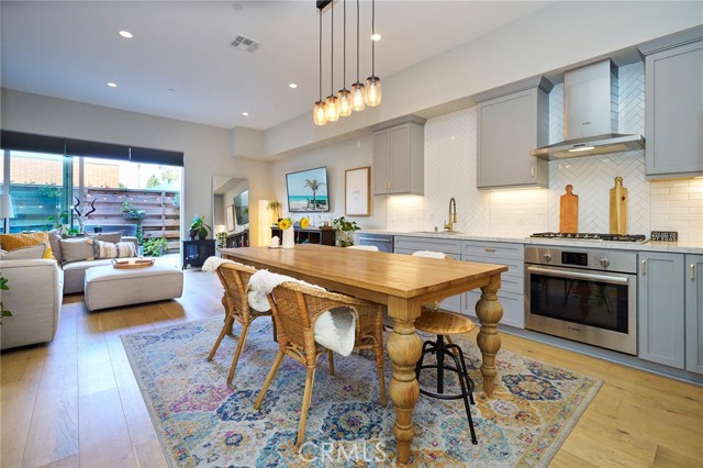 1920 South Pacific Coast Highway, Redondo Beach, California 90277, 3 Bedrooms Bedrooms, ,3 BathroomsBathrooms,Residential,Sold,South Pacific Coast Highway,PV23180320