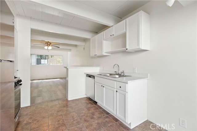 Detail Gallery Image 9 of 20 For 4040 Grand View Bld #41,  Los Angeles,  CA 90066 - 2 Beds | 1/1 Baths