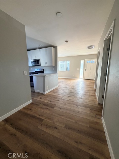 Detail Gallery Image 6 of 10 For 4033 Linwood Pl, Riverside,  CA 92506 - 2 Beds | 2 Baths