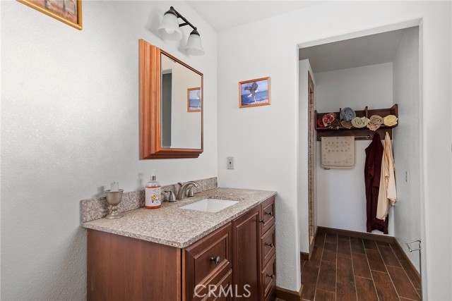 Image 31 of 67 For 2921 Bohemia Avenue